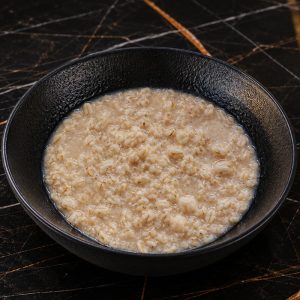 Каша овсяная на воде / на молоке <p class="ves">300 г</span>