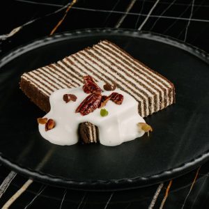 Медовик с черемухой