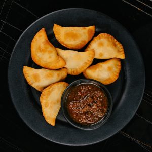 Чебуреки с мясом <p class="ves">180/50 г</span>