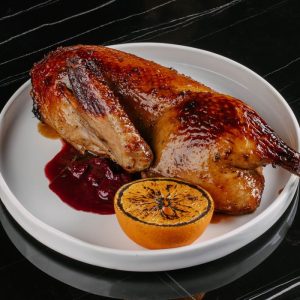 Южная утка с кизилом