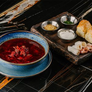 Борщ с грушей-дичкой <p class="ves">300/30/25/60 г</span>