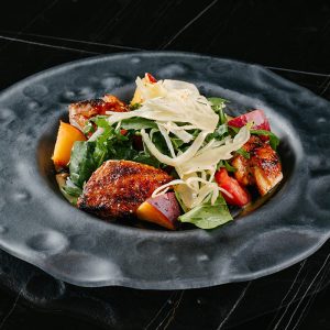 Салат с цыплёнком, фенхелем и нектарином